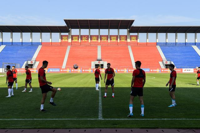 世界杯-姆巴佩造点+失点 射门比13-1法国半场0-0摩洛哥